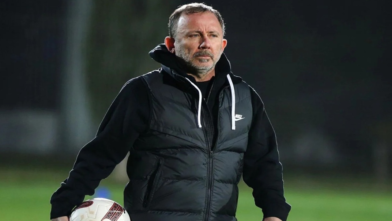 Sergen Yalçın Biletini Kesti: Beşiktaş’ın Genç Yıldızı Yolcu!